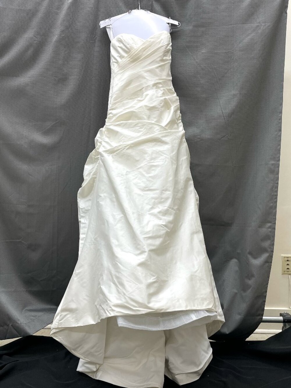 Romona Keveza Pleated Mermaid Wedding Gown Size 8